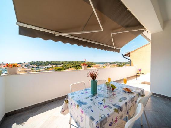 Laganini Apartman Rab Rab Town Exterior foto