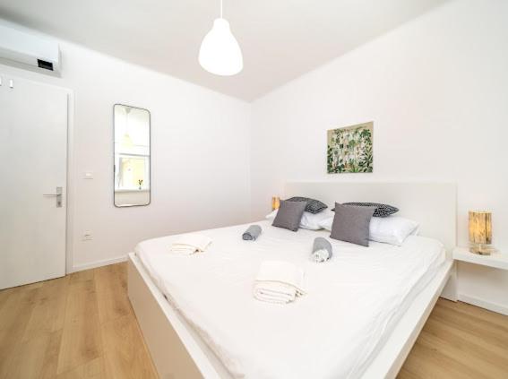 Laganini Apartman Rab Rab Town Exterior foto